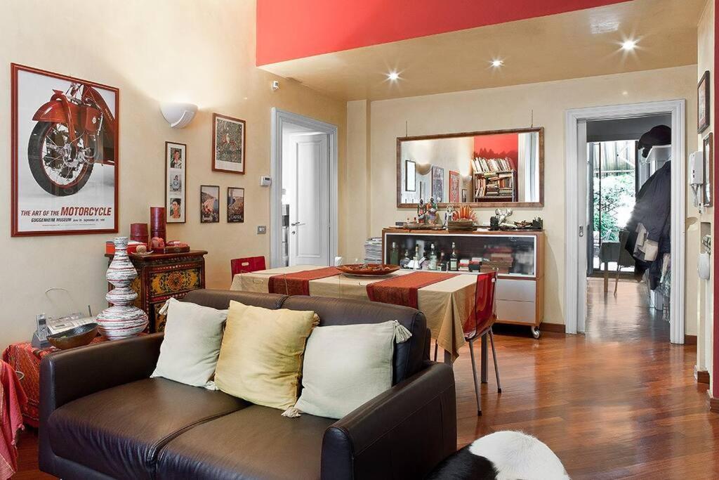 Apartment With Terrace In Central Milano Esterno foto