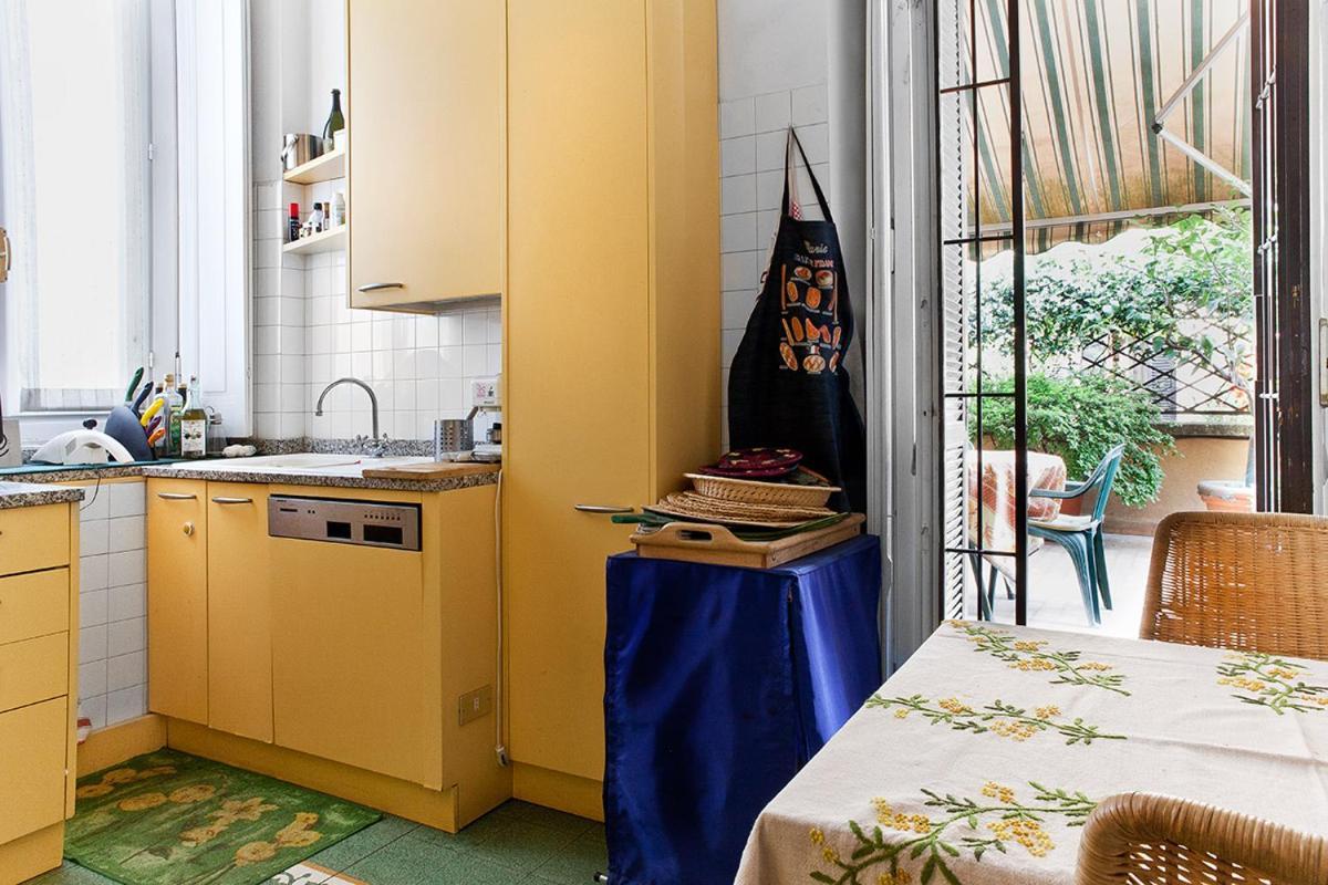 Apartment With Terrace In Central Milano Esterno foto